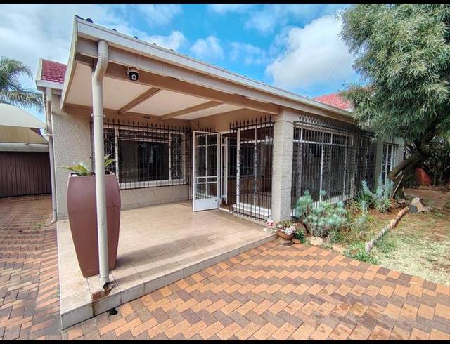4 BEDROOM HOUSE FOR SALE IN DAWNVIEW